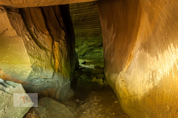 Grotte di Cagno, l'ingresso di una grotta - Turista a due passi da casa