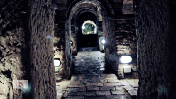 Grotte di Gradara, un cunicolo - Turista a due passi da casa
