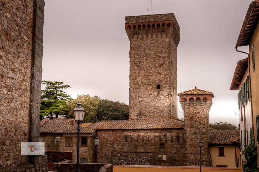 Lucignano, La Rocca - Turista a due passi da casa