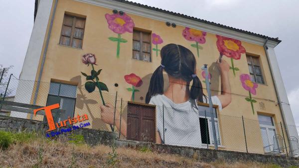 Cacciano, uno dei murales - Turista A Due Passi Da Casa