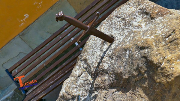 Laterina Pergine Valdarno, la spada nella roccia - Turista A Due Passi Da Casa